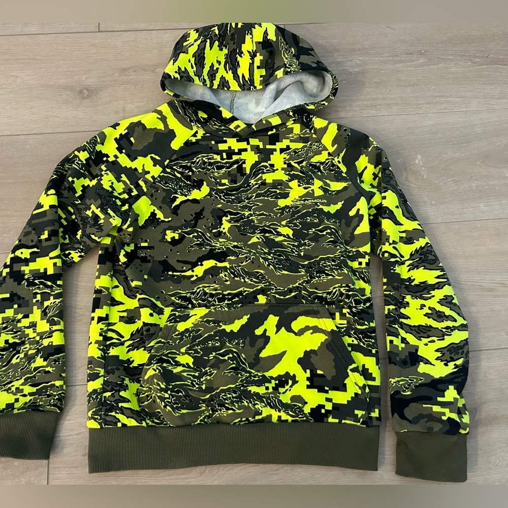 Under Armory Big Boys Rival Fleece ABC Camo Hoodie Size Youth Medium NWOT 10/12